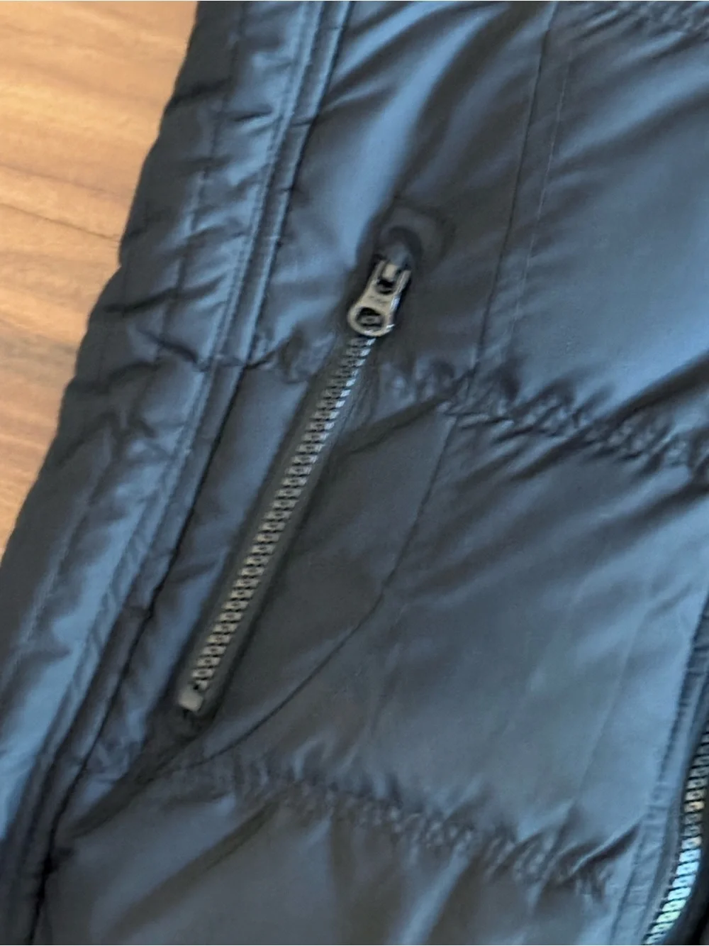 Lululemon Women’s Black Hooded Zip Front Puffer Quilted Running Vest Size 2
